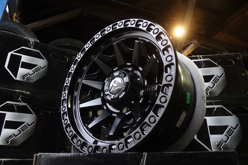 ジムニー対応ウィール　FUEL OFFROAD COVERT 16×8 +1